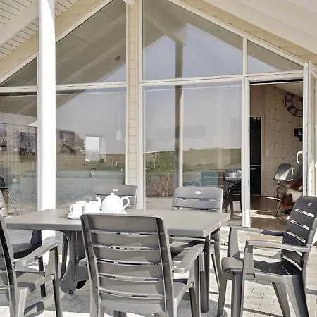 Σπίτι διακοπών 5 Bedroom Awesome In Bogense