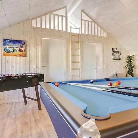 Σπίτι διακοπών 5 Bedroom Awesome In Bogense *