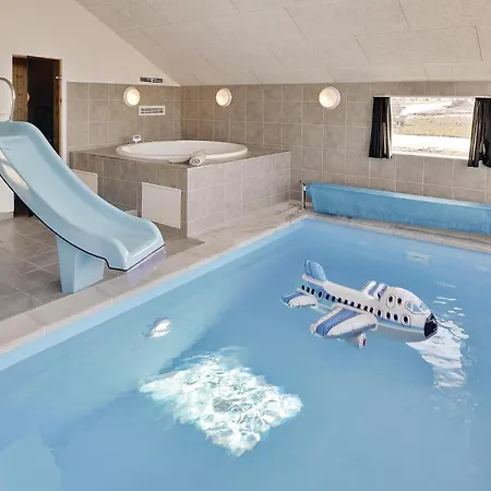 Сasa de vacaciones In With Sauna *