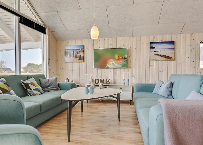 5 Bedroom Awesome In Prázdninový dům *