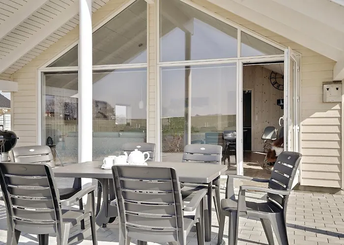 Feriehus 5 Bedroom Awesome In